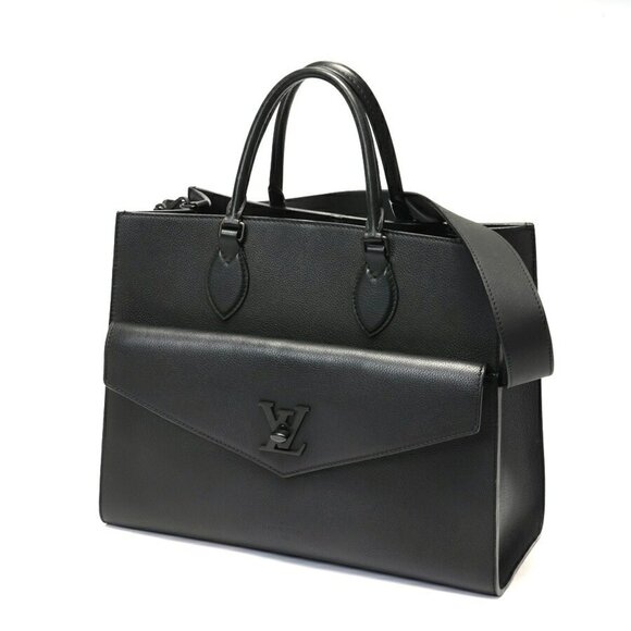 LOUIS VUITTON Black Leather Shoulder Bag - Picture 1 of 10